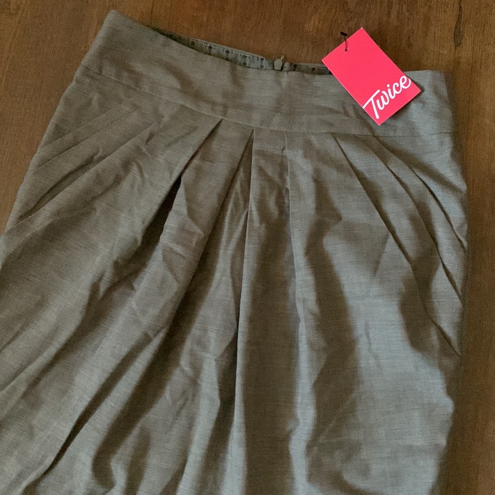 Brand new fancy grey pleated women’s dress skirt size 2 - Picture 2 of 7